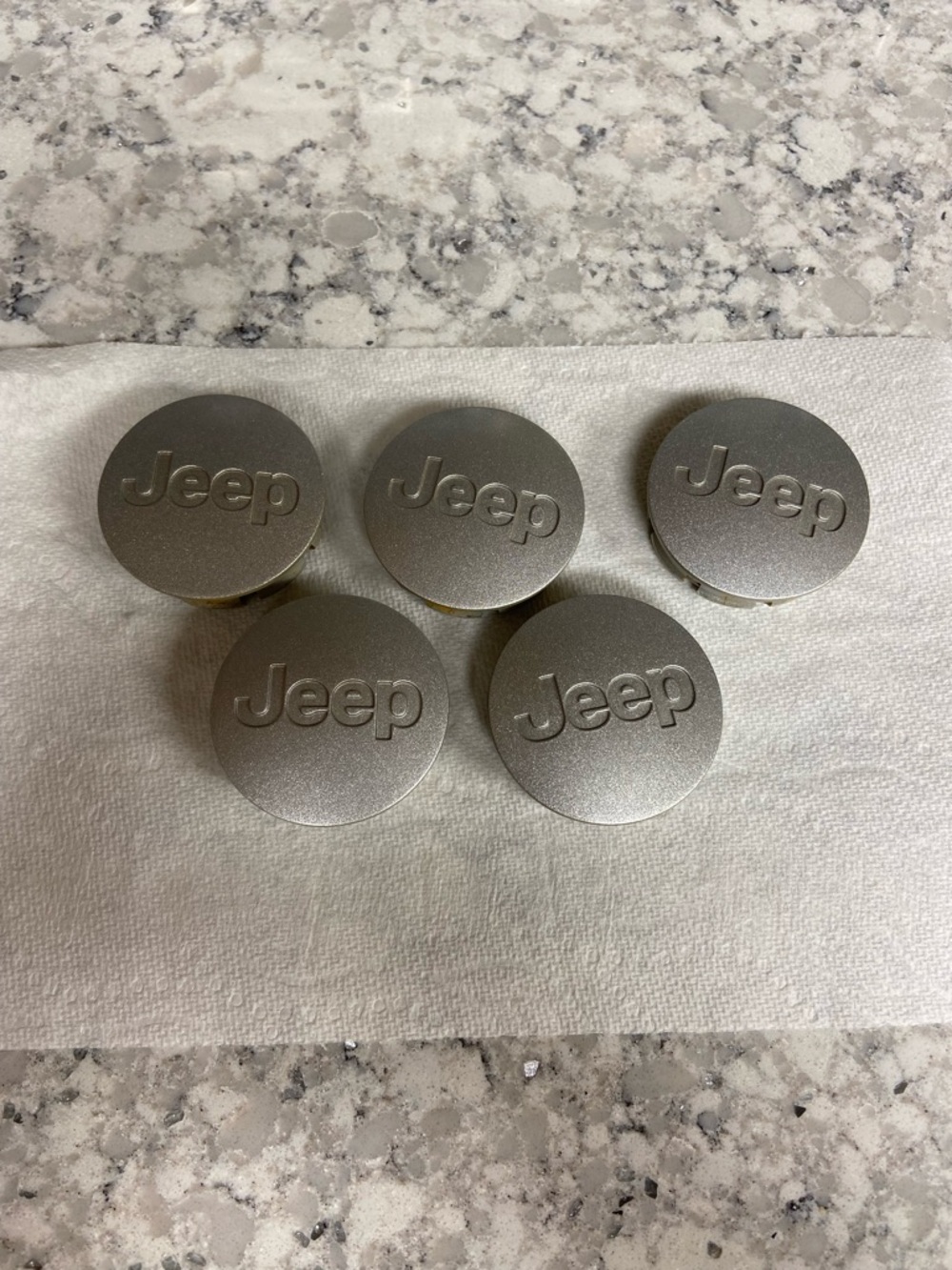 Jeep Metallic Silver Center Cap Set (5)